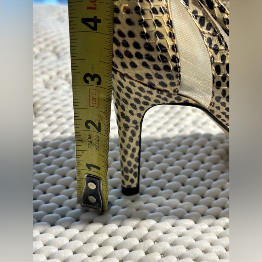 Adrianna Papell size 6 Leather print heal
Show shoe NWOT - Picture 7 of 7